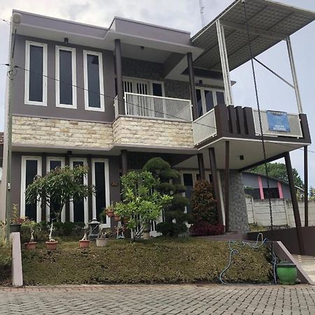 Villa Kusuma Hill A8 Batu  Exterior photo
