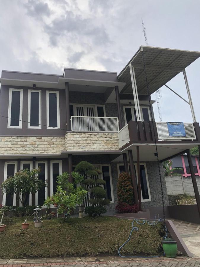 Villa Kusuma Hill A8 Batu  Exterior photo