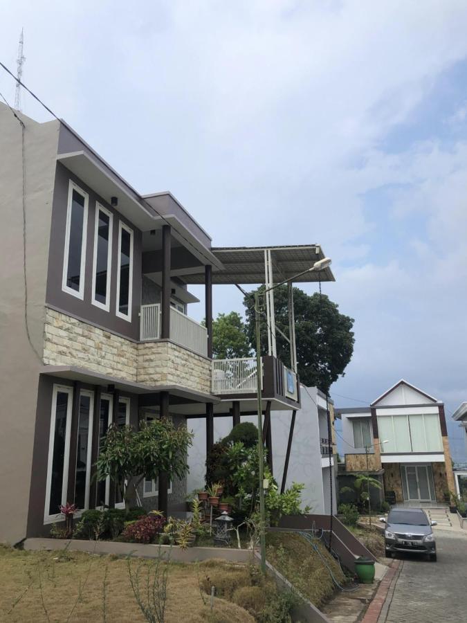 Villa Kusuma Hill A8 Batu  Exterior photo