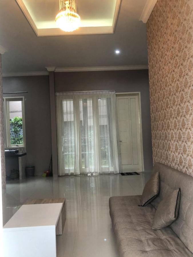 Villa Kusuma Hill A8 Batu  Exterior photo