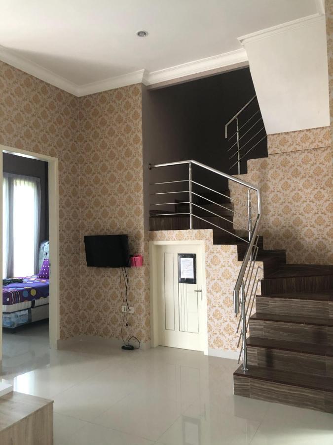 Villa Kusuma Hill A8 Batu  Exterior photo