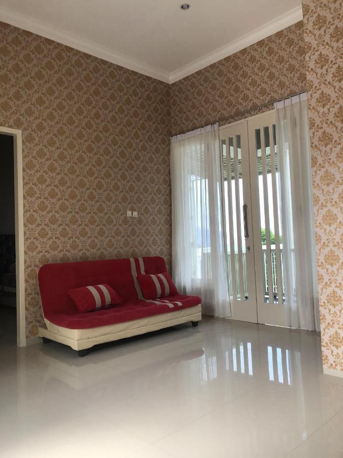 Villa Kusuma Hill A8 Batu  Exterior photo