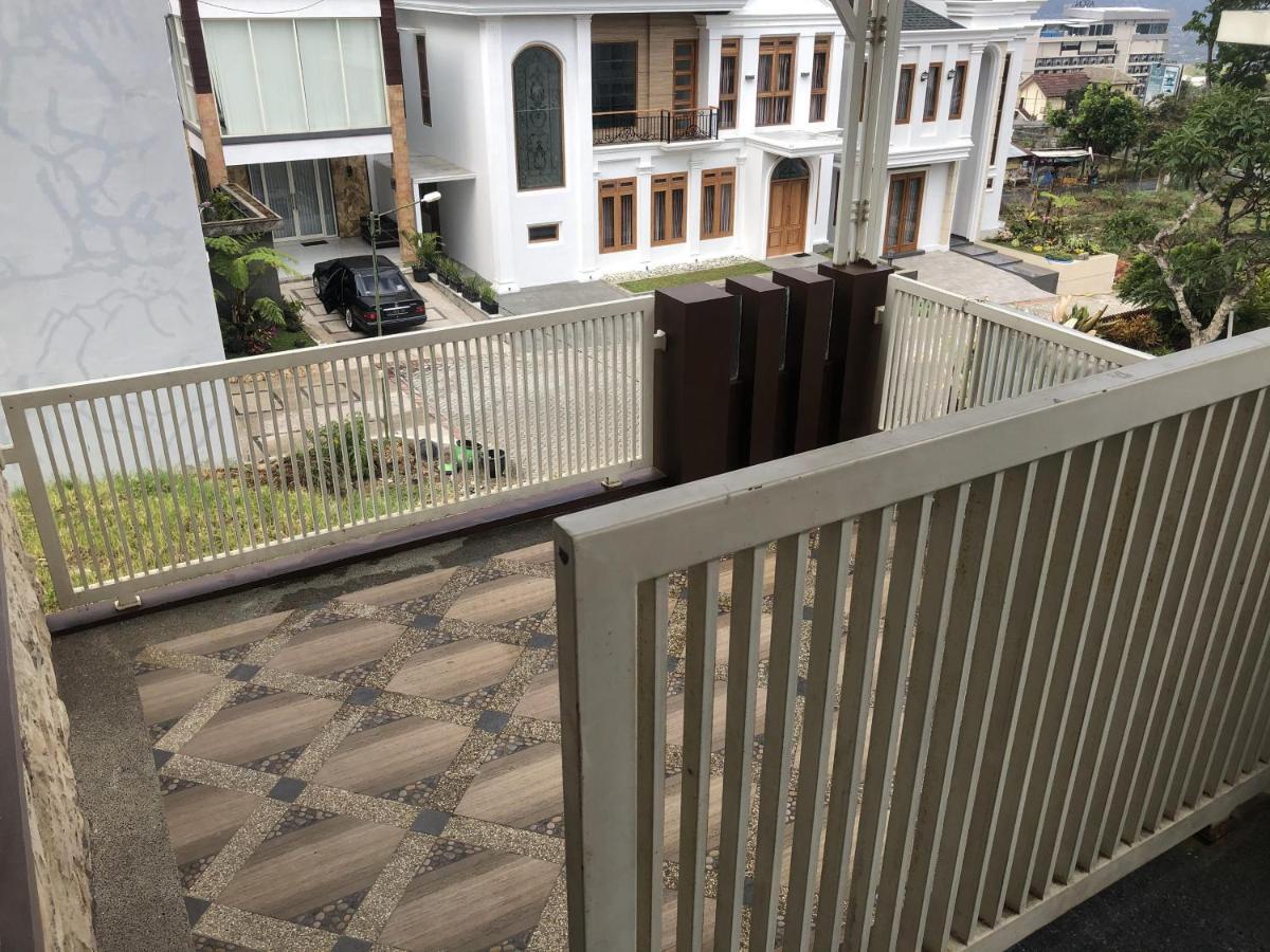Villa Kusuma Hill A8 Batu  Exterior photo